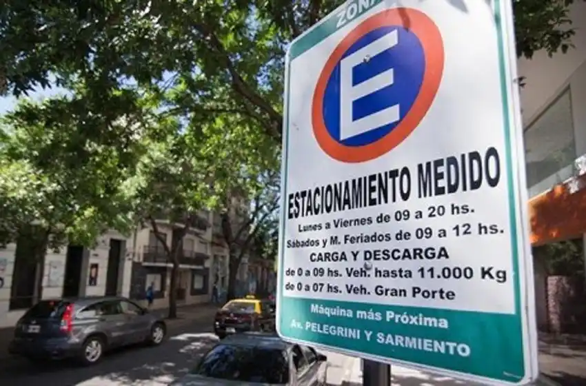 Estacionamiento medido y carriles exclusivos: horarios y costos en su regreso a las calles rosarinas
