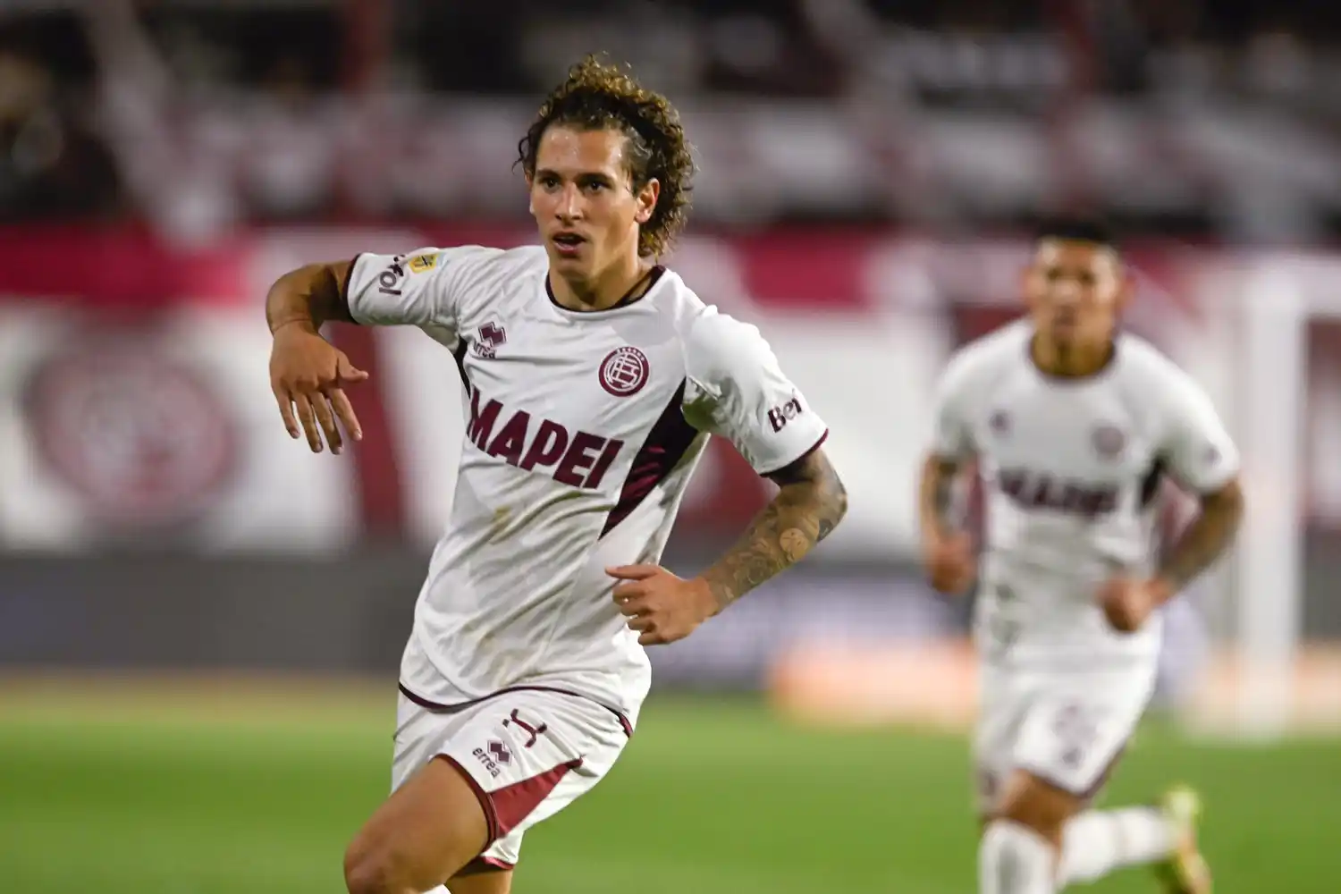 En el Sur, Lanús le sacó el invicto al puntero Belgrano