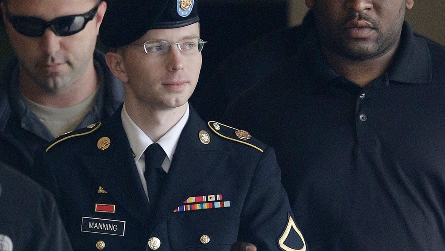 Barack Obama indulta a la fuente del escándalo de WikiLeaks