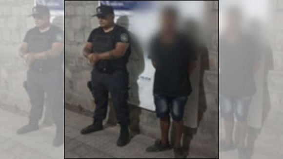 Lo sacaron de la casa de su expareja, aunque opuso resistencia