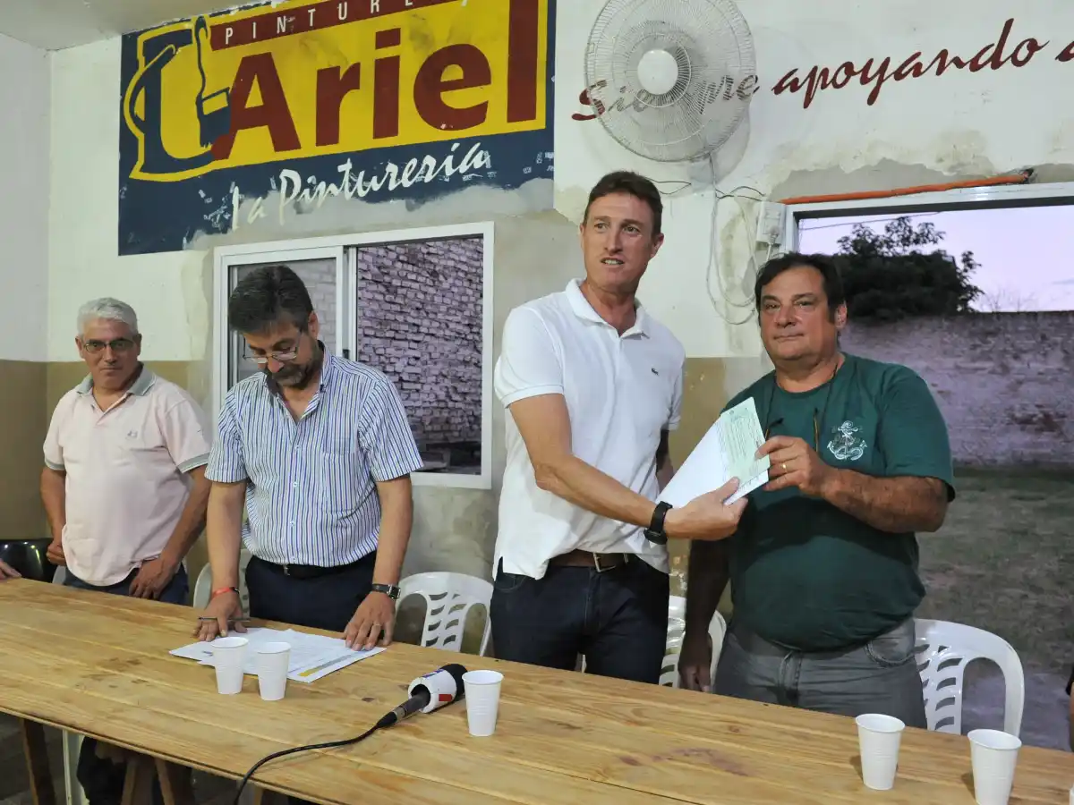 García Aresca anunció  $1.700.000 para llevar el  gas a barrio San Francisco 