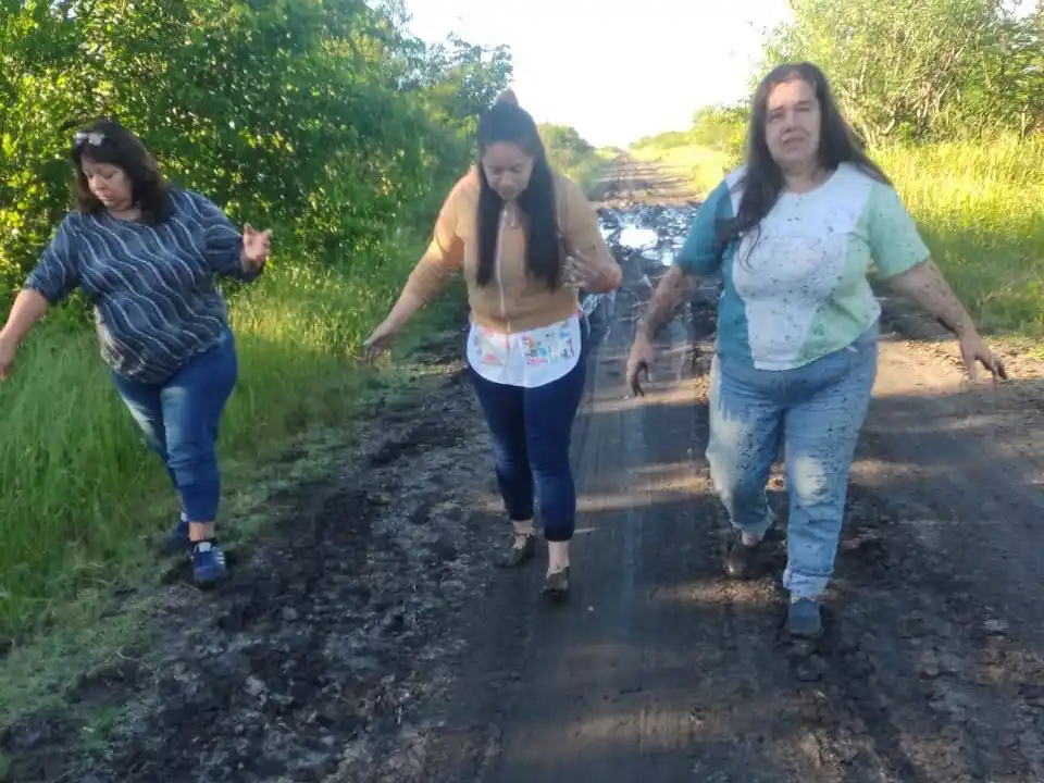 Docentes rurales: entre el barro y la vocación, un camino hacia el futuro