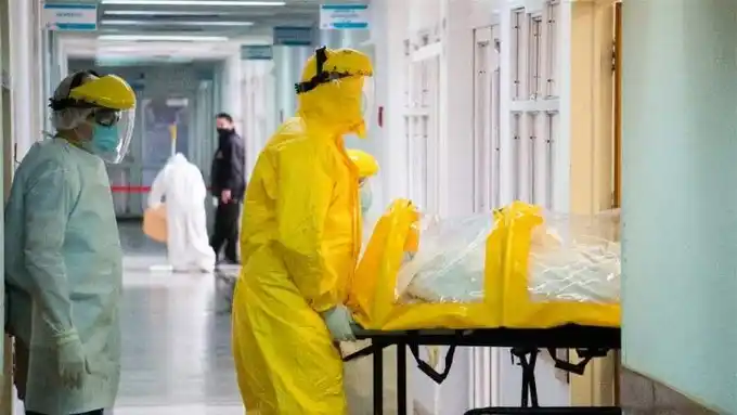 Confirmaron 254 muertes y 8.431 nuevos contagios durante el domingo