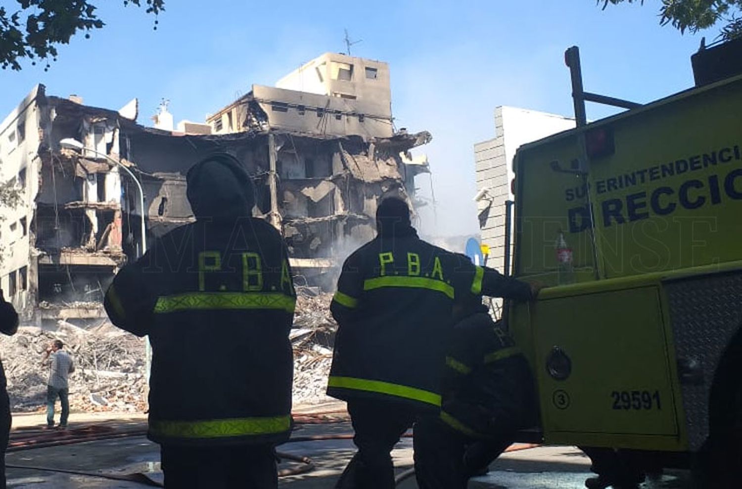 Juntan donaciones para los afectados por el incendio de Torres y Liva 