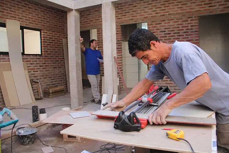 Sigue obra en Lobería
