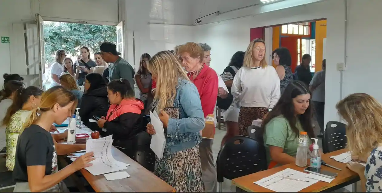 Interés. Gran cantidad de personas concurrieron para inscribirse a los talleres