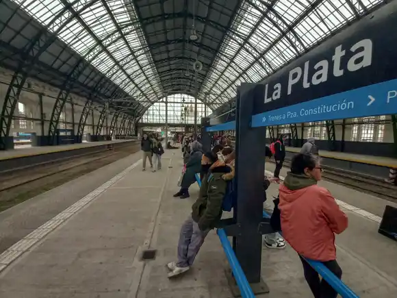 El boleto de tren subirá un 40% y el Gobierno convocó a una audiencia pública