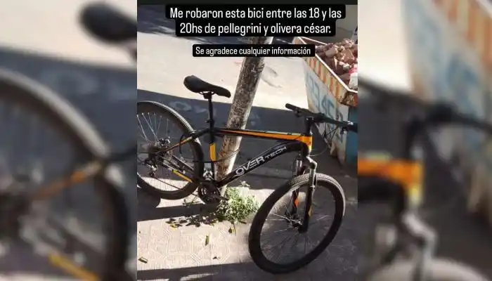 Bicicleta robada en Pellegrini y Oliveira Cézar