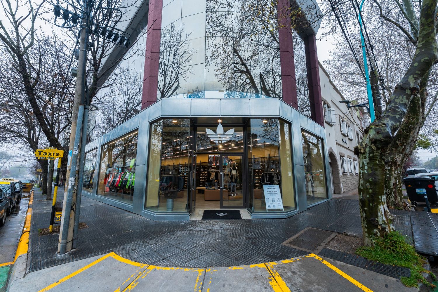 Este espacio, ubicado en Güemes 3102, abrió sus puertas hoy con una experiencia de compra única bajo el concepto “The Collection”.