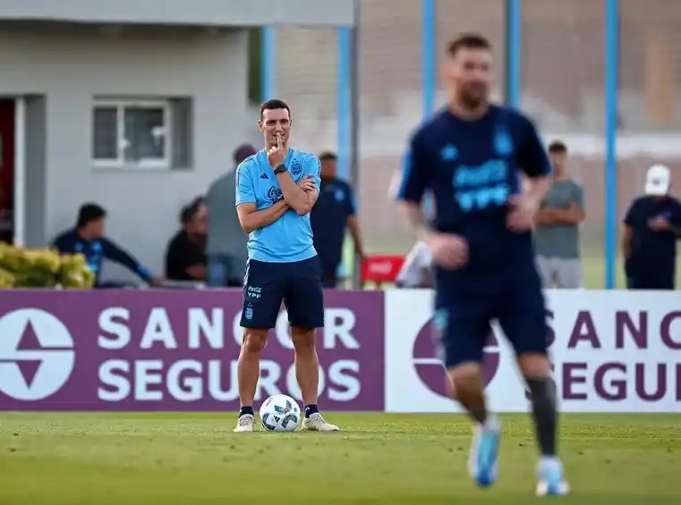 Una ausencia inesperada, la charla con Papu Gómez y por qué citó a una sorpresa: las definiciones de Scaloni