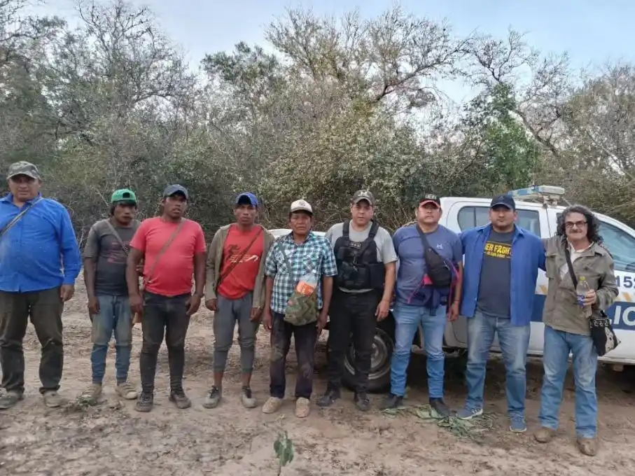 El grupo que rescato al pequeño (Foto: Gentilezas)