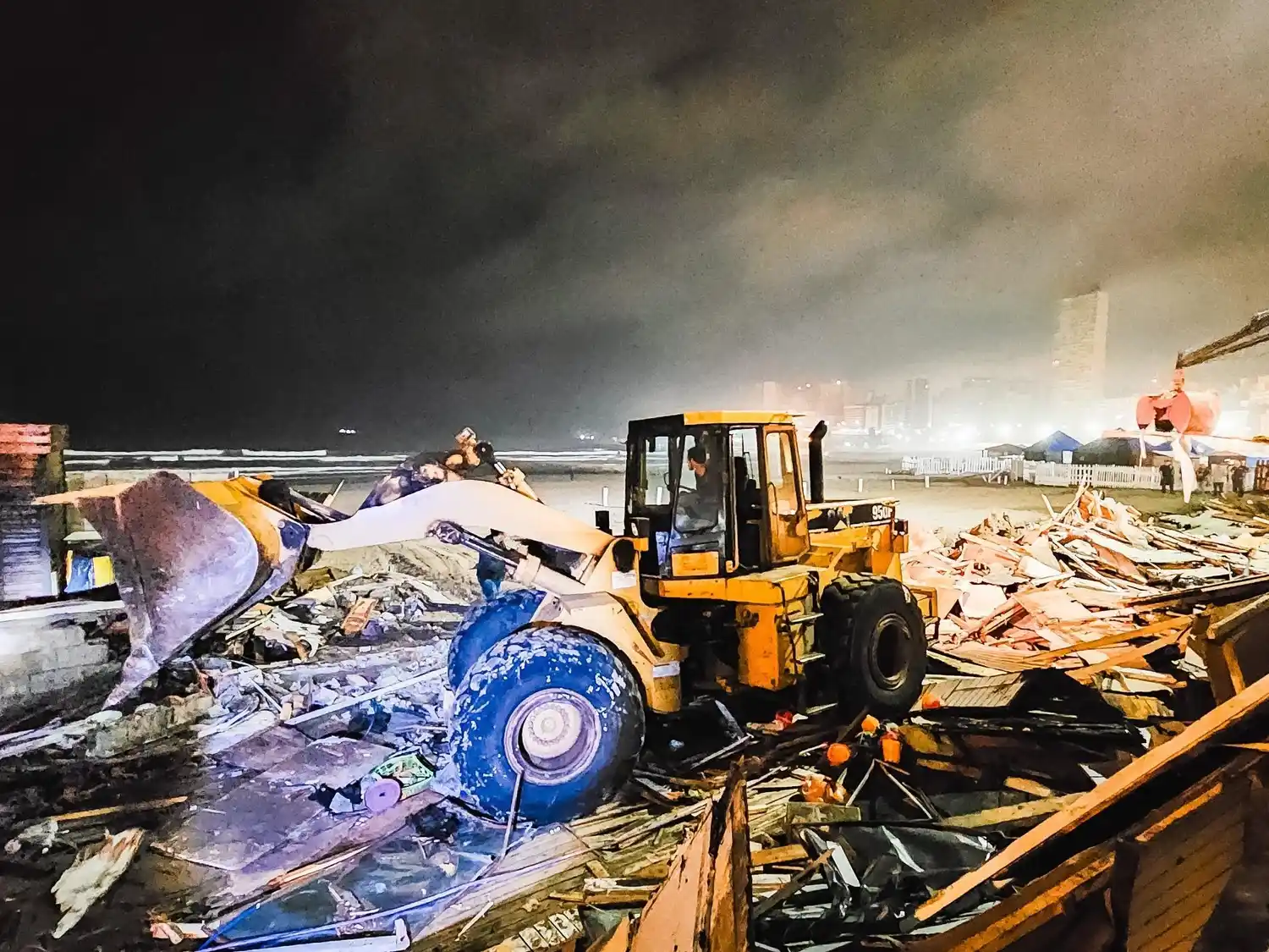 En ese sentido, cuestionó la falta de definiciones oficiales tras el operativo y sostuvo que la prioridad debería ser garantizar una alternativa laboral.