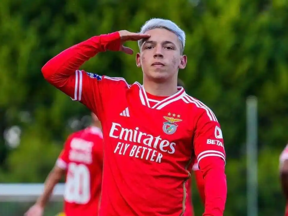 Prestianni jugó 16 partidos en Benfica.