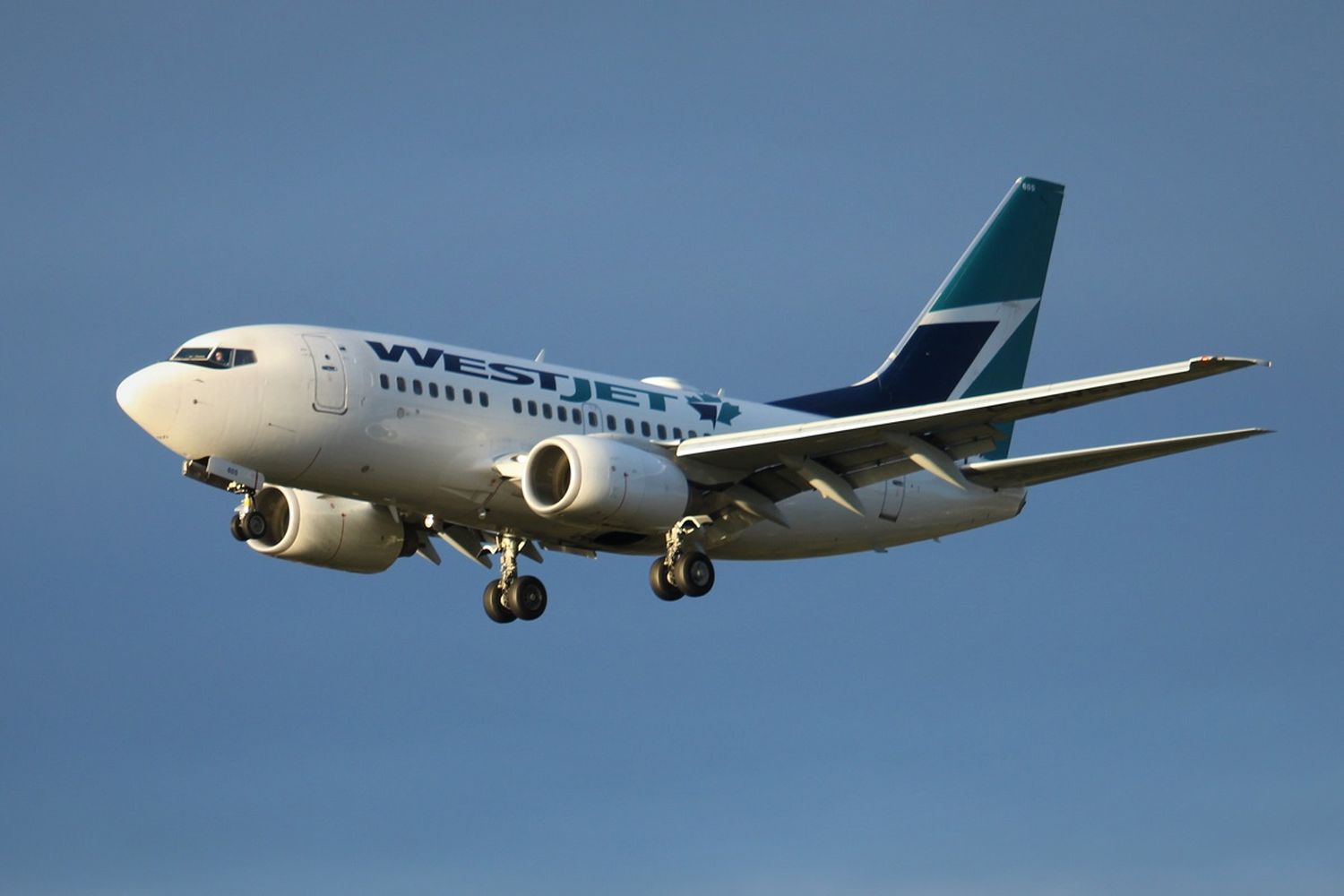 Aventure Aviation adquiere siete Boeing 737NG ex WestJet para vender sus piezas