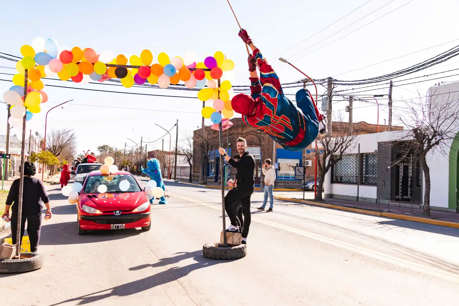 La Caravana Don Toni, una tradición que se repite cada año, para agasajar a la infancia