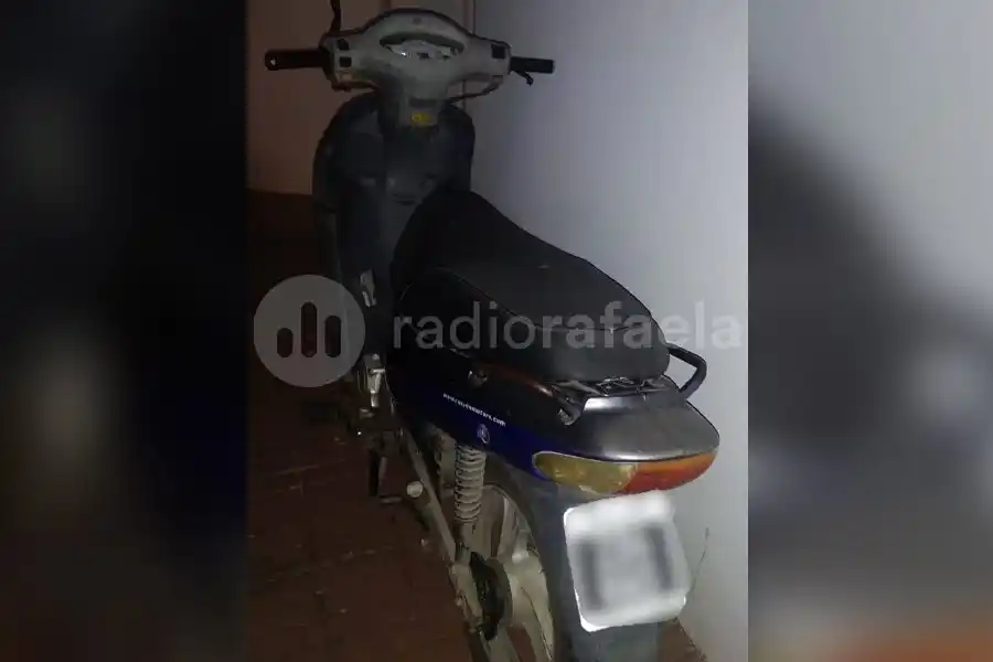 Robaron una moto a la mañana y, a la noche, otro vecino la encontró abandonada
