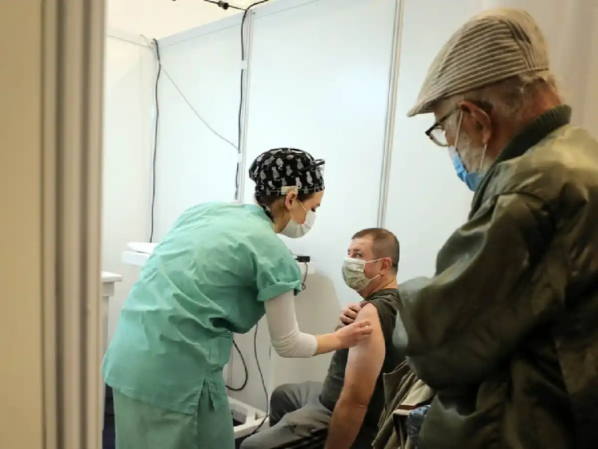 Israel entregará 5.000 dosis de vacunas contra el coronavirus al Gobierno palestino