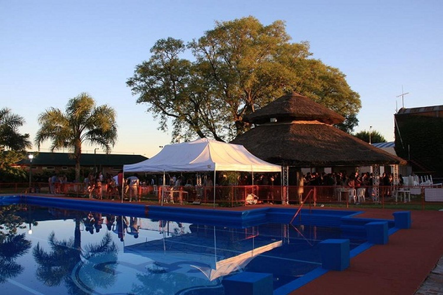 Inauguran la temporada de piletas en el Deportivo
