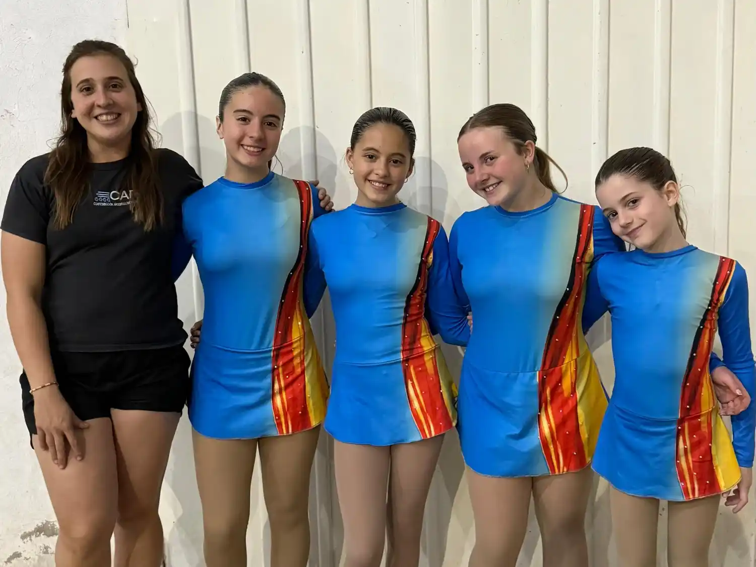 Las cuatro patinadoras del Escolar irán acompañadas de su técnica Camila Gil
