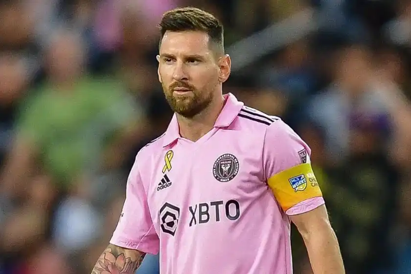 Preocupación por Messi en Inter Miami: salió a los 36 minutos por una molestia