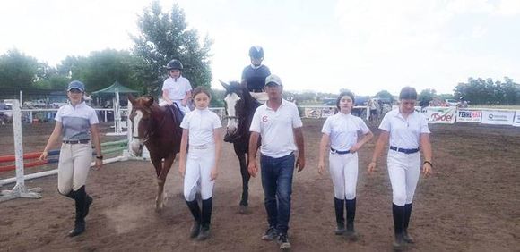 Representantes de Hípico  se destacaron en el  Entrerriano de Equitación