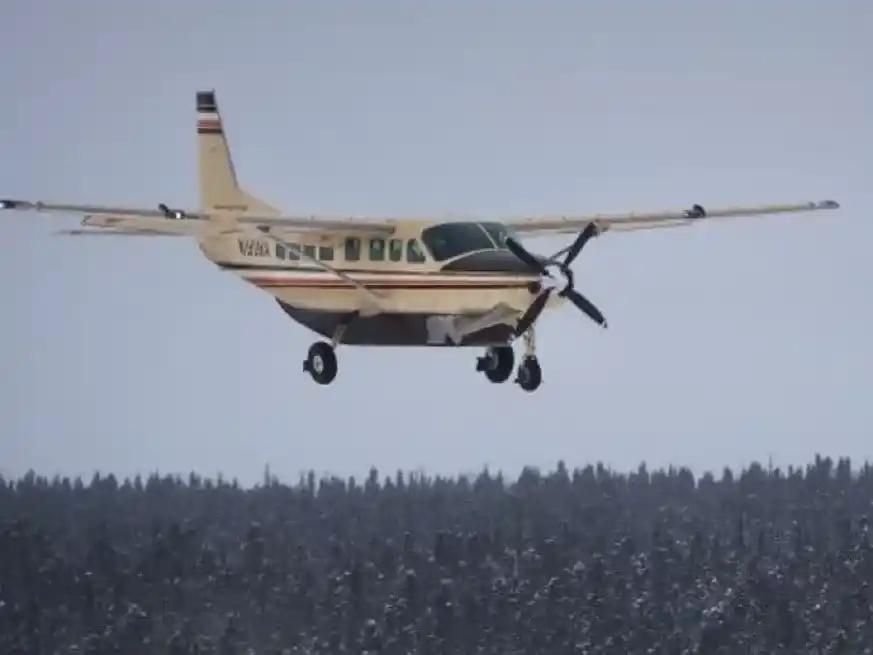 El avión avión Cessna 208 Caravan de la compañía Bering Air.