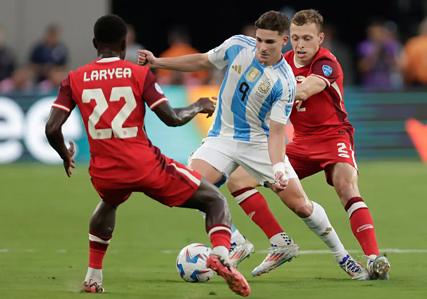 Álvarez está en los planes de Simeone.