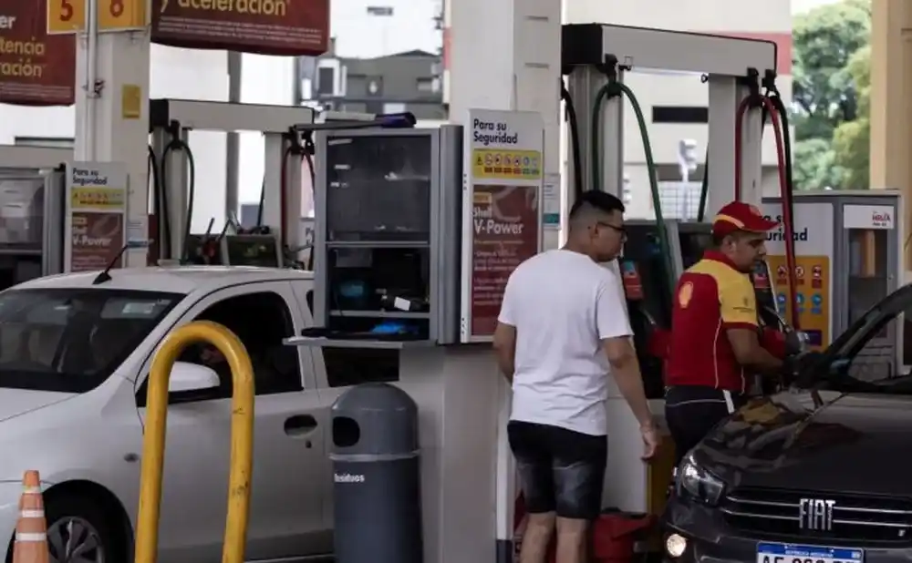 La nafta sigue en aumento y le mete presión a la inflación de marzo