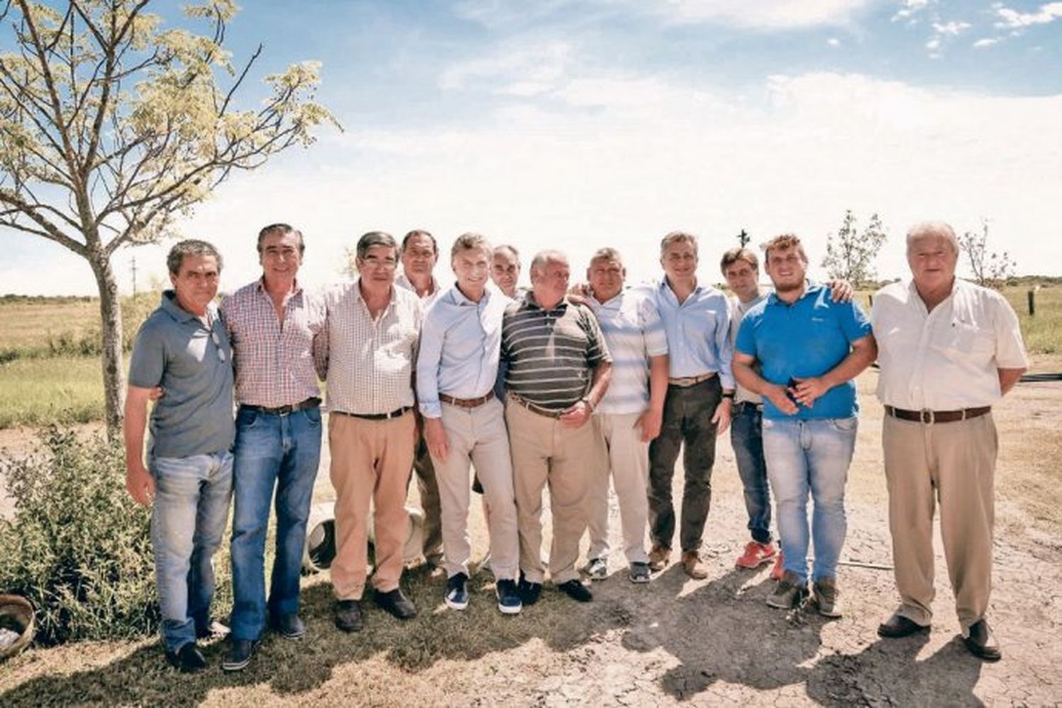 Macri visitó zonas inundadas y se reunió con productores