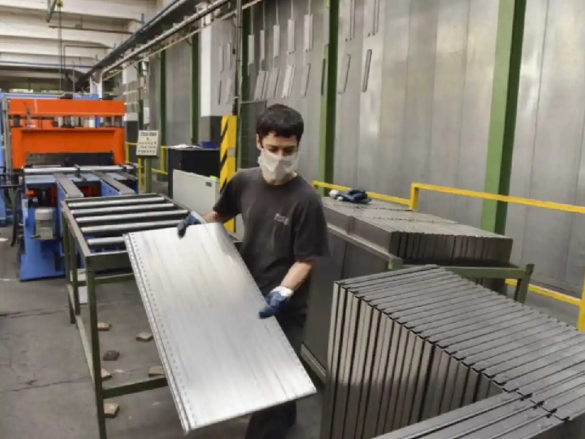 La industria pyme se mantiene 17,1% debajo de 2019