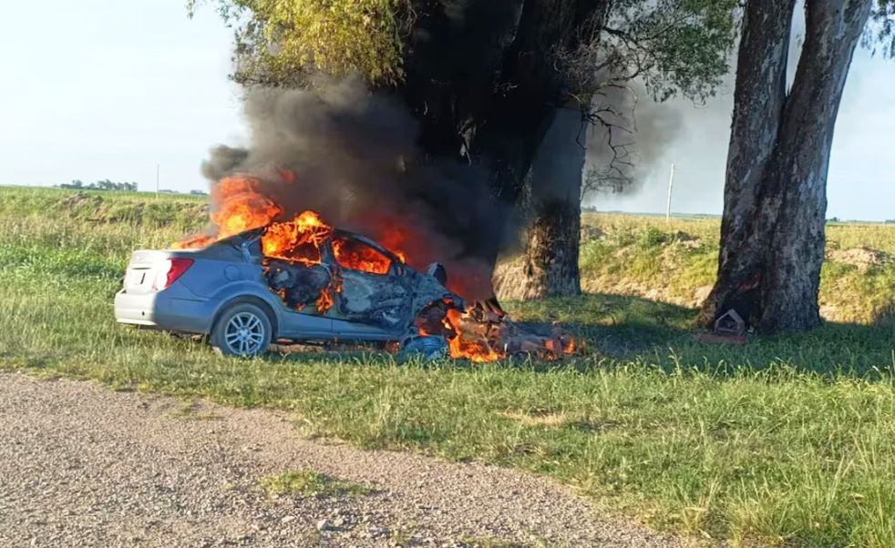 Córdoba: degolló a su pareja y luego se quitó la vida chocando contra un árbol