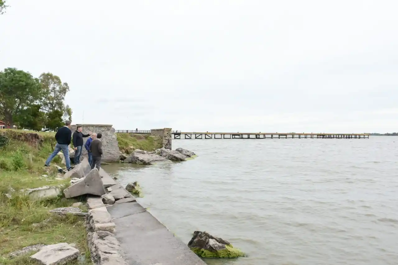 Subsecretario de Recursos Hídricos en Chascomús: “Analizamos las obras de protección de las márgenes de la laguna”