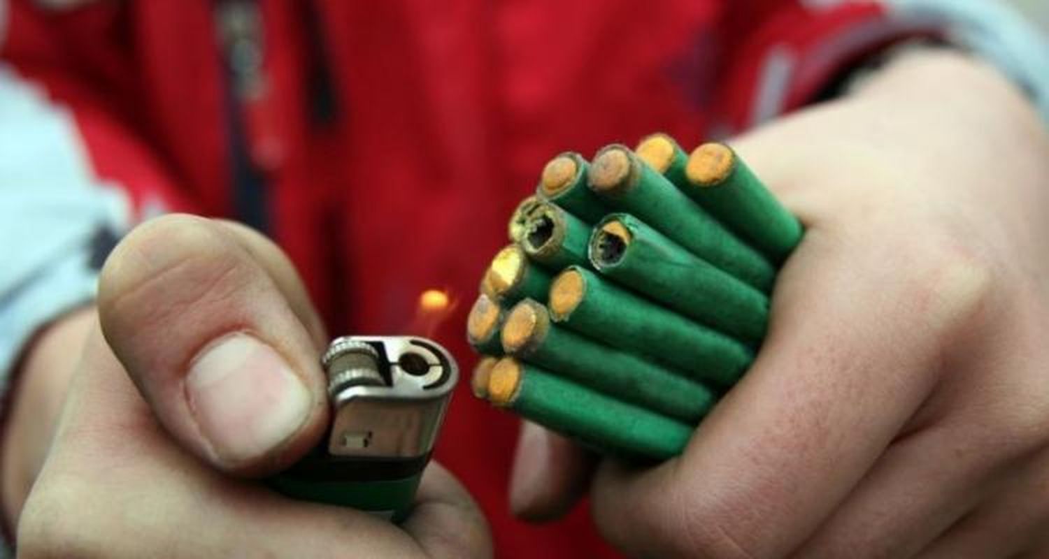 Pirotecnia cero: la ordenanza está vigente, pero hay denuncias de venta y uso de cohetes