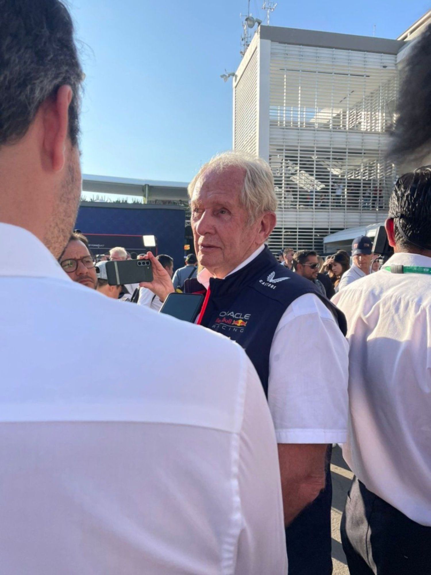 ¿Qué dijo Helmut Marko sobre Checo Pérez tras su choque?