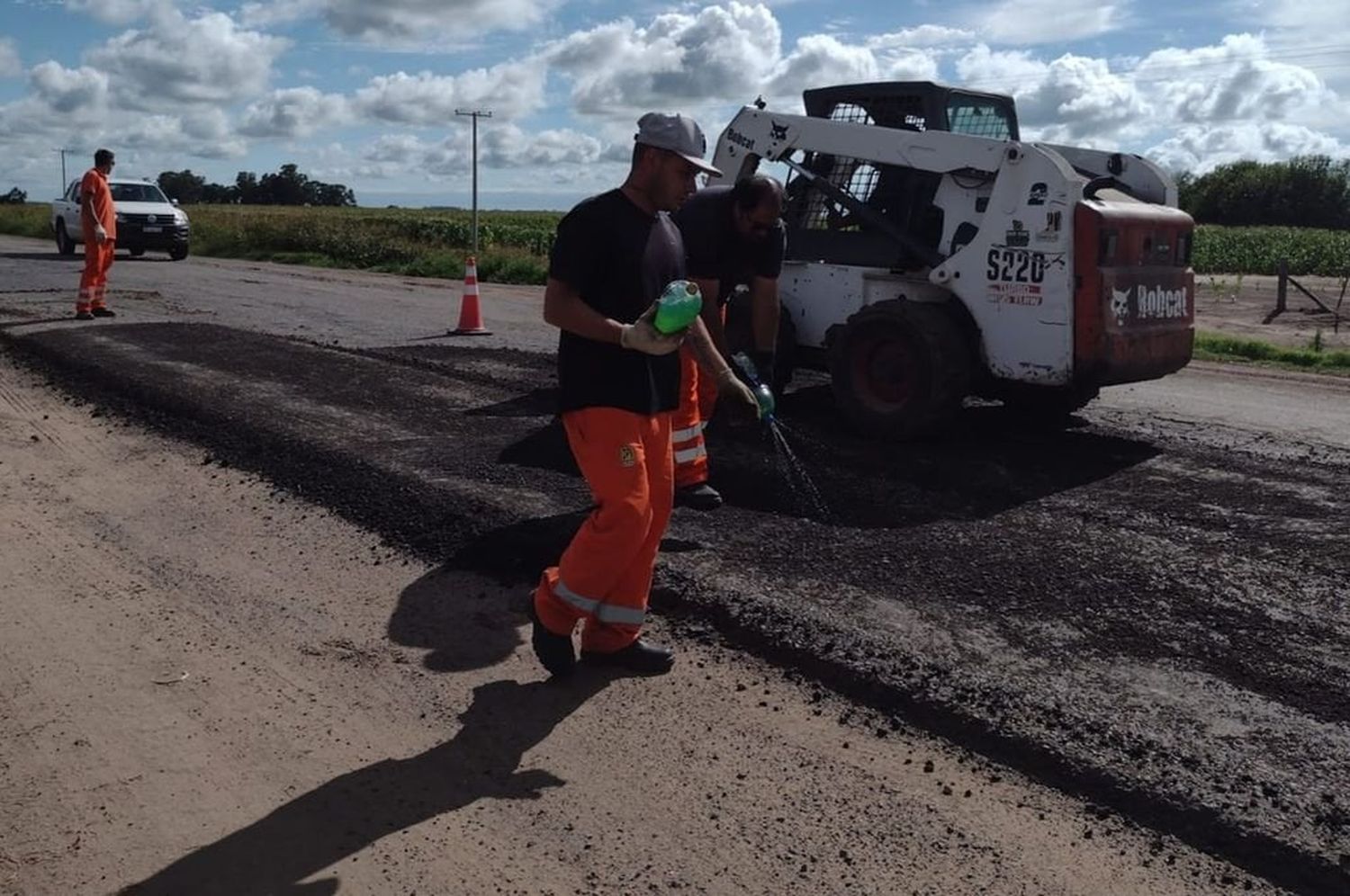 Se establecieron siete grupos de trabajo que apuntan a revertir el estado intransitable y peligroso que actualmente presentan las rutas provinciales por falta de mantenimiento.