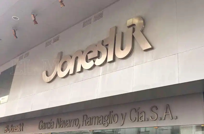 Procesan y embargan en Mar del Plata por sumas millonarias a cinco personas acusadas de asociación ilícita