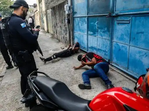 Escenas de guerra en Río de Janeiro: 64 muertos en operación policial más letal