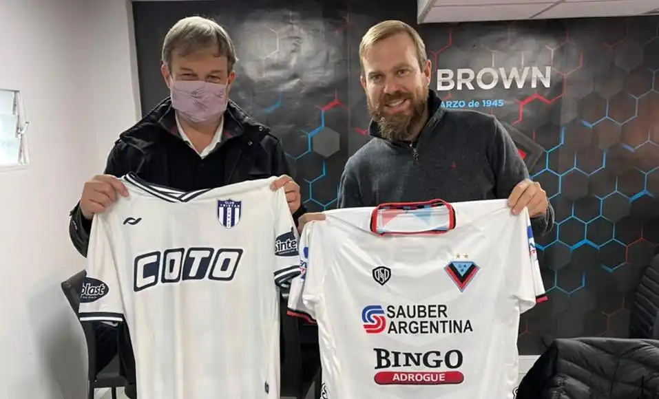 En plena pandemia, el Intendente de Almirante Brown mantuvo una reunión futbolera con funcionarios de Ezeiza