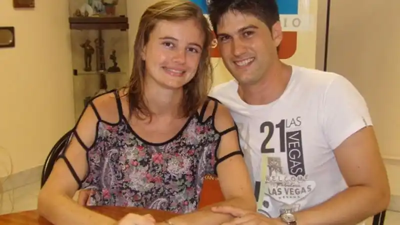 Le propuso casamiento por el diario y ella no lo vio