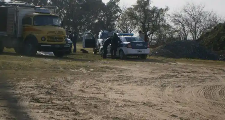 Un camionero sufrió un paro cardíaco en una arenera camino a la balsa