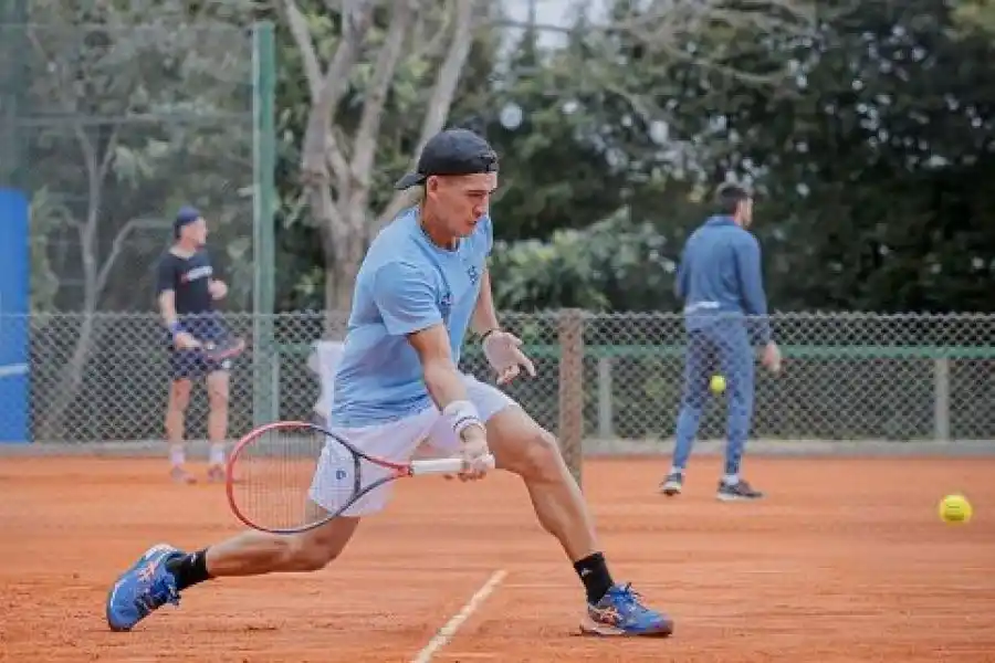 Argentina entrena con equipo completa de cara a la serie por Copa Davis
