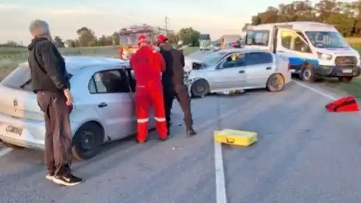 Fuerte. Choque entre dos autos en el kilómetro 43 de la ruta 88, dejó el saldo de un muerto y un herido grave