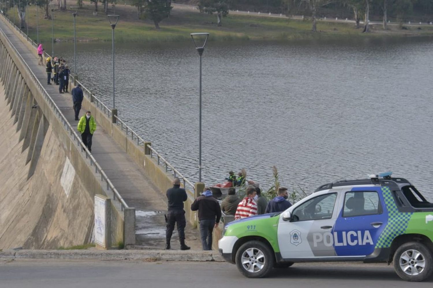 Una persona se quitó la vida al tirarse desde el murallón del Dique