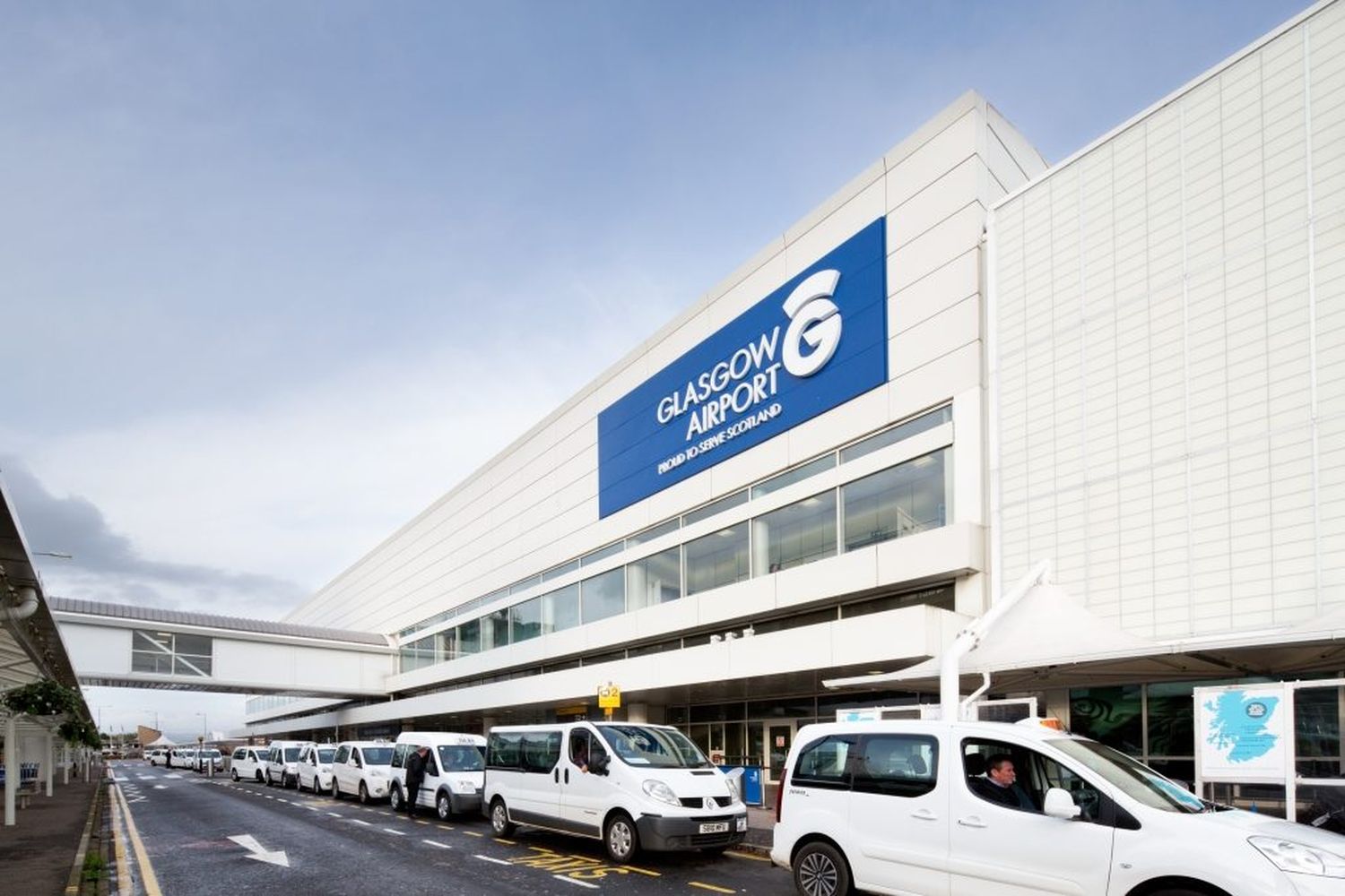 El aeropuerto de Glasgow se llena de fanáticos alemanes por la UEFA Champions League