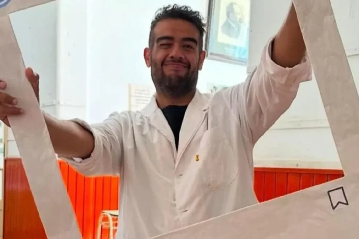 Con un emotivo gesto, alumnos y padres sorprendieron a un docente santafesino