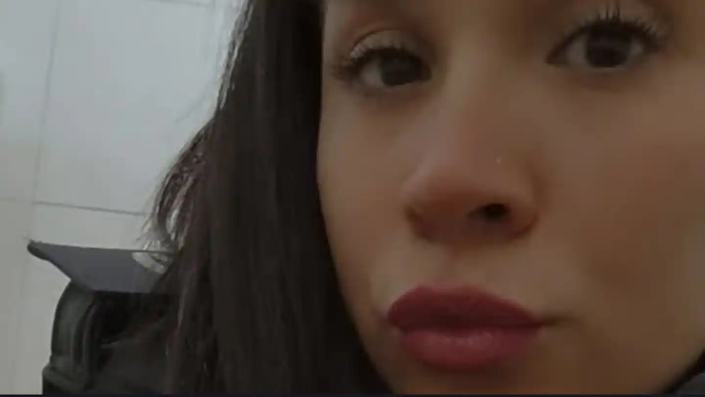 Tiroteo y pánico en Lanús: una mujer policía fue baleada por tres ladrones y pelea por su vida