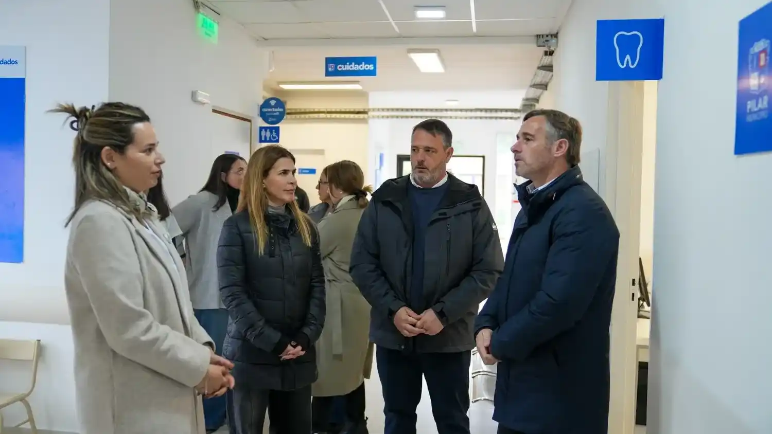 El intendente dialogó con médicos y vecinos en el Centro de Salud Tres Barrios.