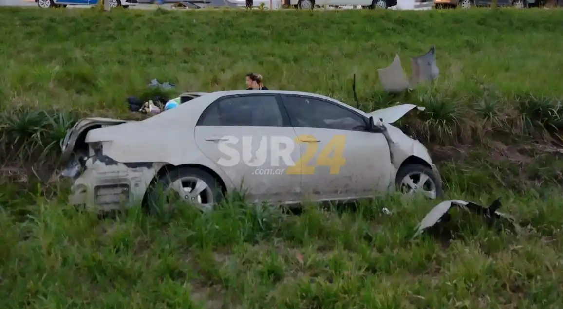 Vuelco espectacular en el ingreso a la localidad de Chovet