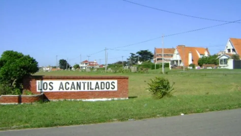 "Son motochorros y aprietan armados a la gente que encuentran"