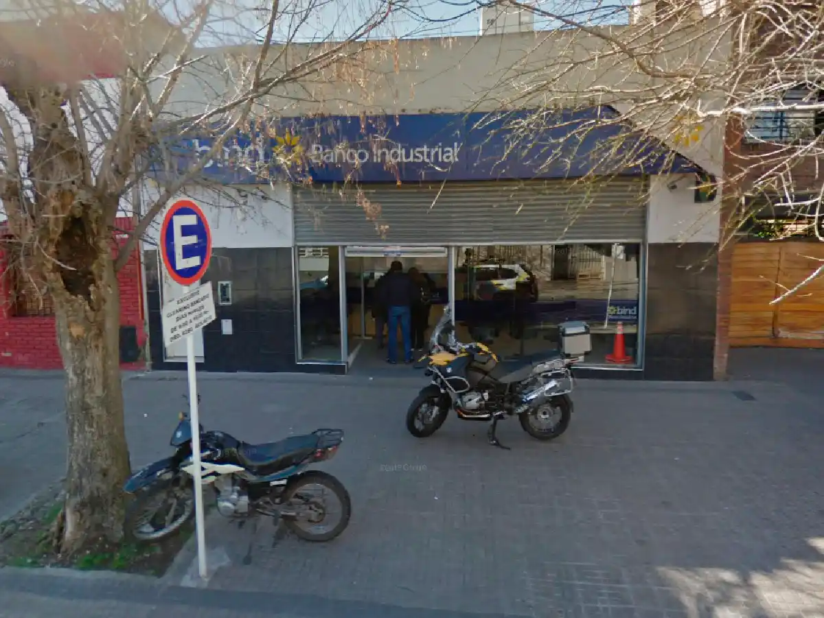 [VIDEO] Así se llevaron un millonario botín de un banco 